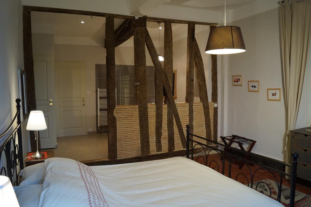 Le Gavachon Bed & Breakfast Leboulin Phòng bức ảnh